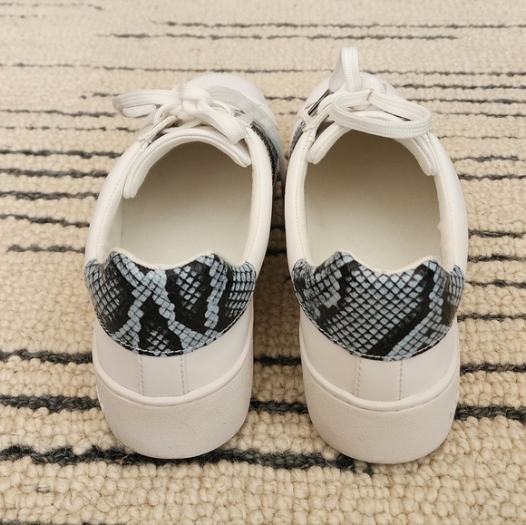 Michael Kors leather poppy sneakers ocean mist sz 7.5 - Picture 5 of 7